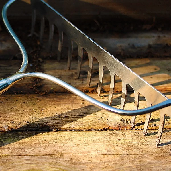 Kent & Stowe Stainless Steel Long Handled Soil Rake 6 Kent & Stowe Stainless Steel Long Handled Soil Rake - Image 6